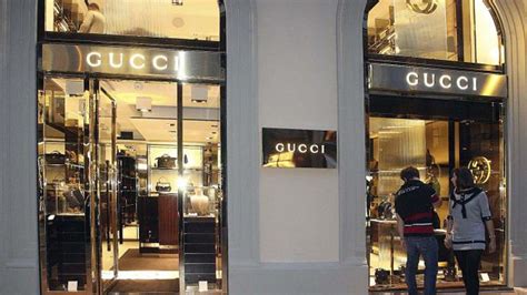 gucci brescia orari|negozio gucci milano.